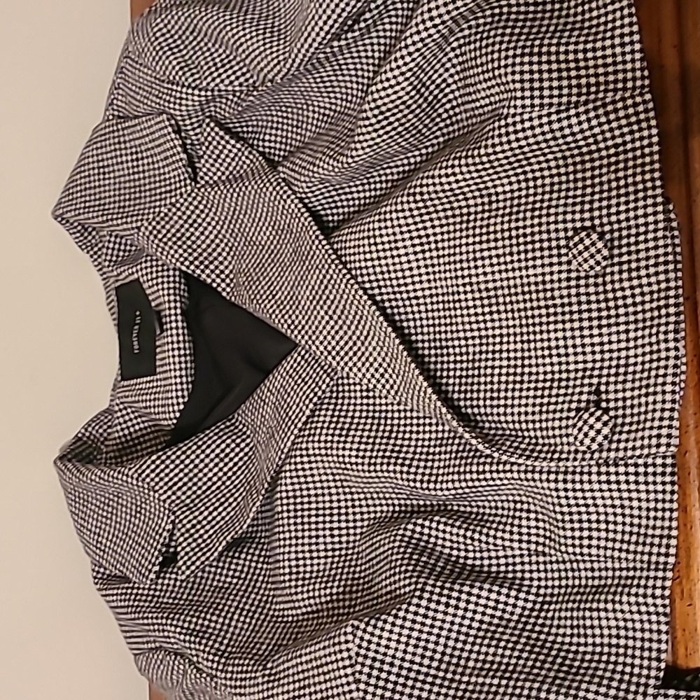 FOREVER 21 cropped blazer - Picture 3 of 3